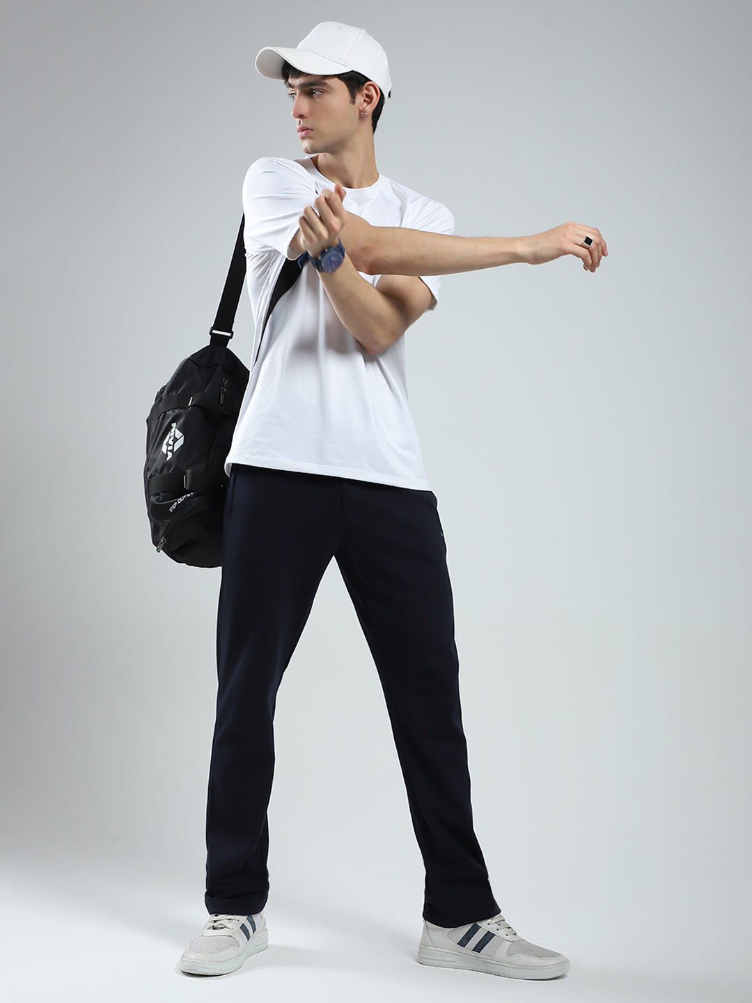 Men Navy Blue Solid Regular Fit Lower