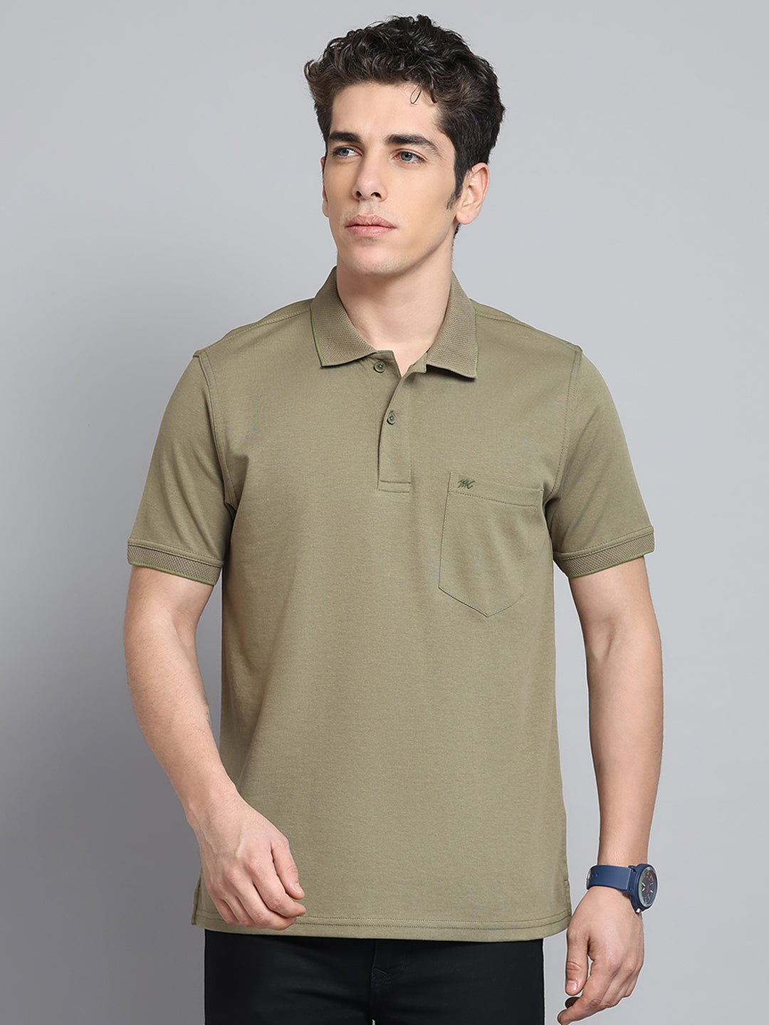 Men Olive Solid Collar Half Sleeve T-Shirt