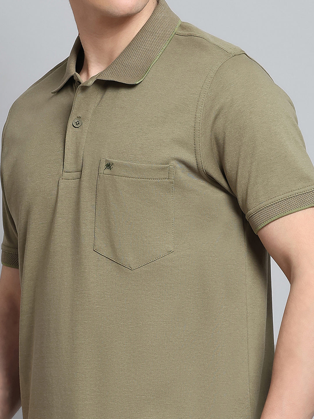 Men Olive Solid Collar Half Sleeve T-Shirt