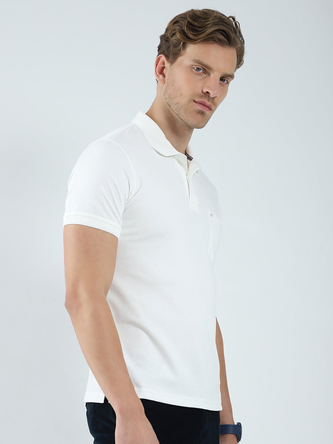 Men White Solid Collar Half Sleeve T-Shirt