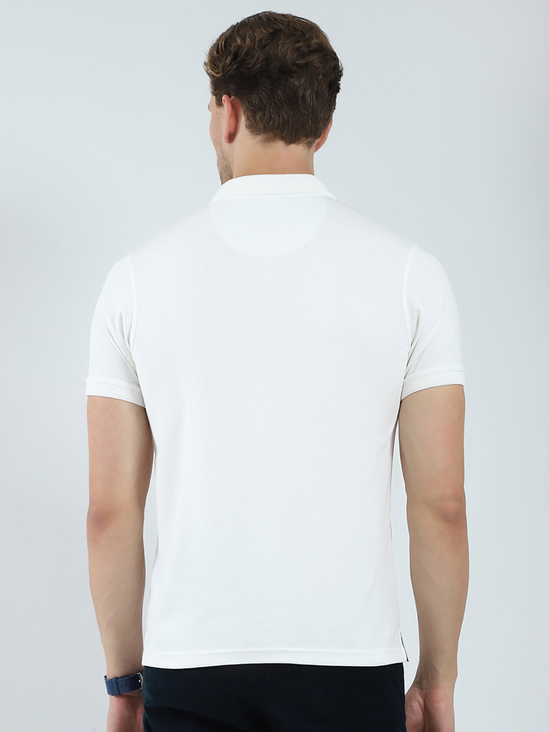 Men White Solid Collar Half Sleeve T-Shirt