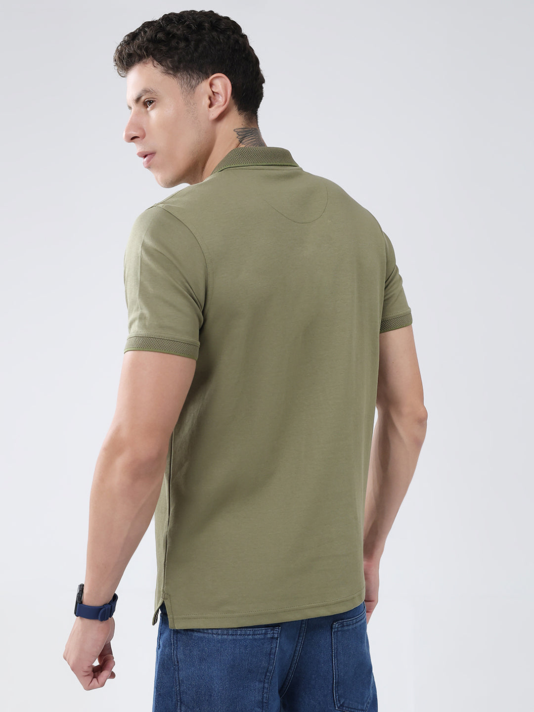 Men Olive Solid Collar Half Sleeve T-Shirt