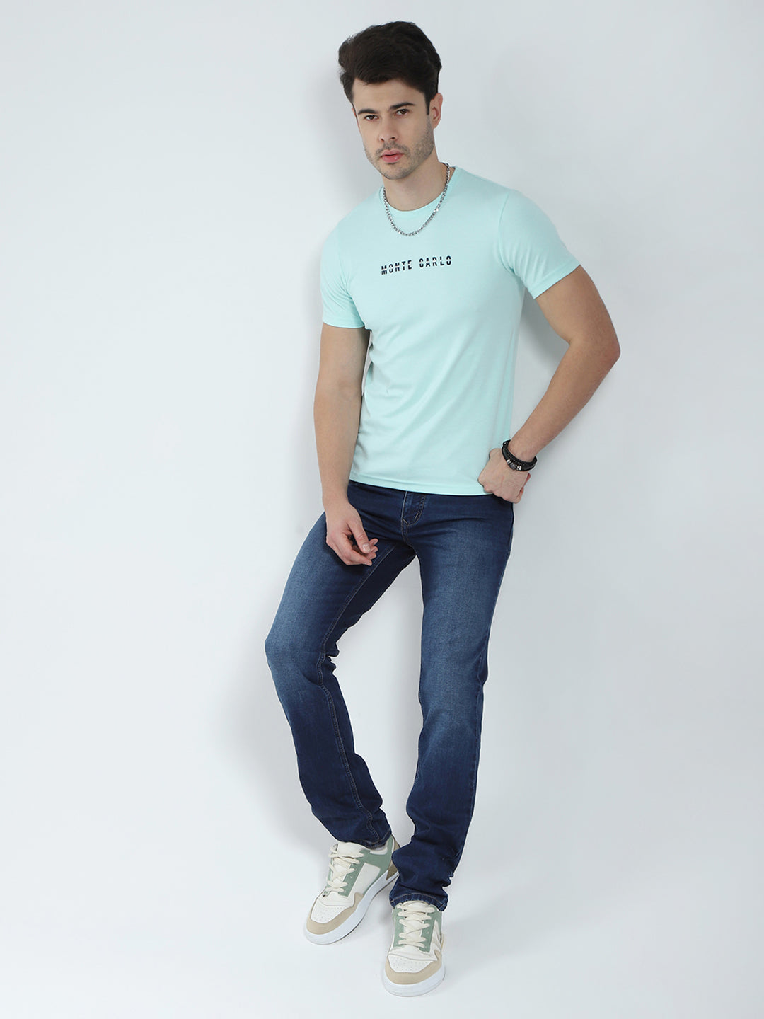 Men Blue Solid Round Neck Half Sleeve T-Shirt