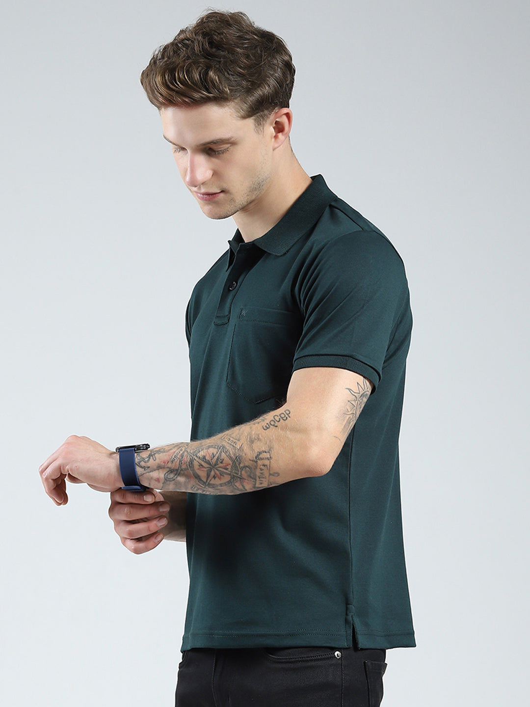 Men Green Solid Collar Half Sleeve T-Shirt