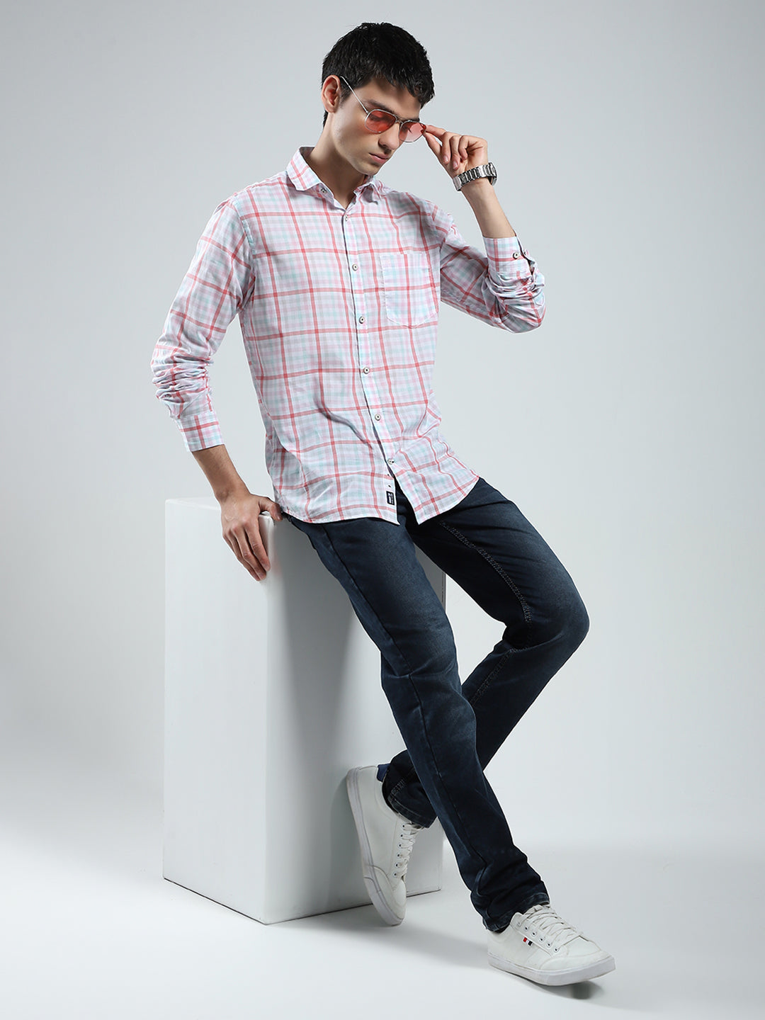 Men Pink Check Collar Full Sleeve Shirt
