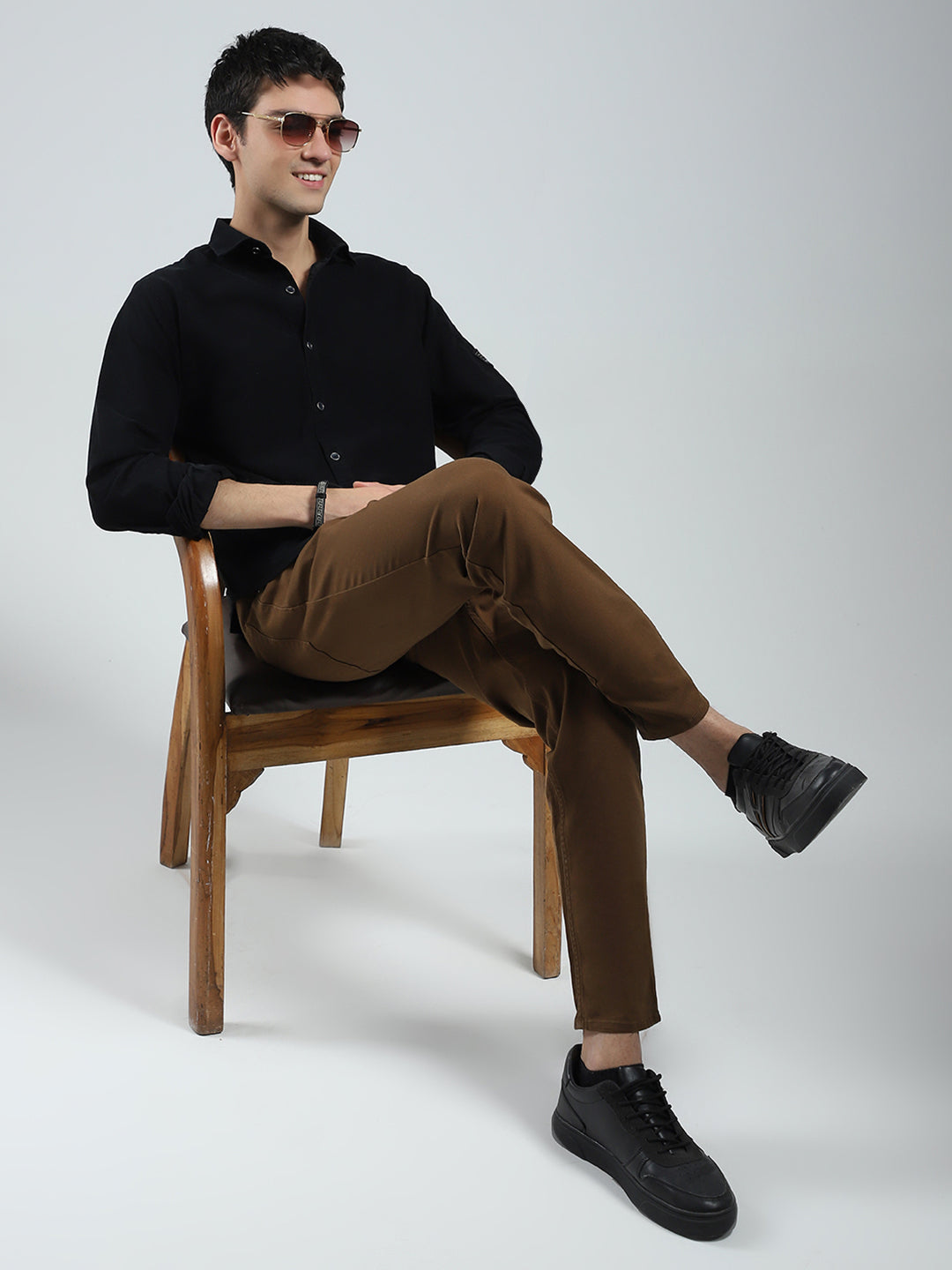 Men Black Solid Collar Full Sleeve Shirt