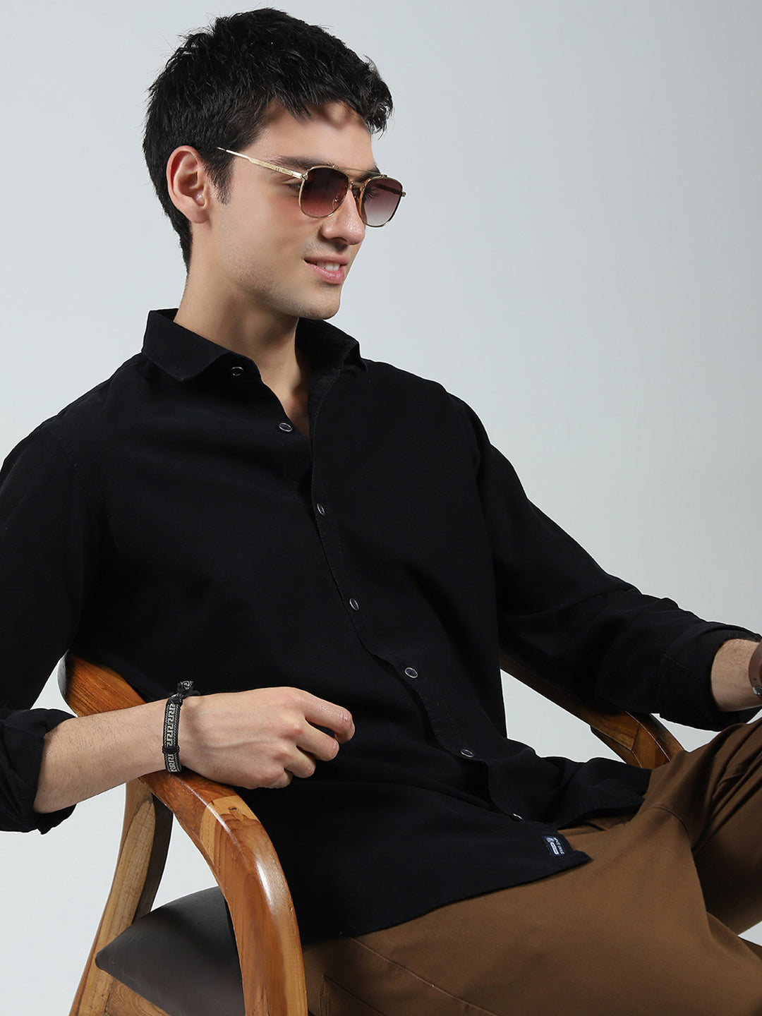 Men Black Solid Collar Full Sleeve Shirt