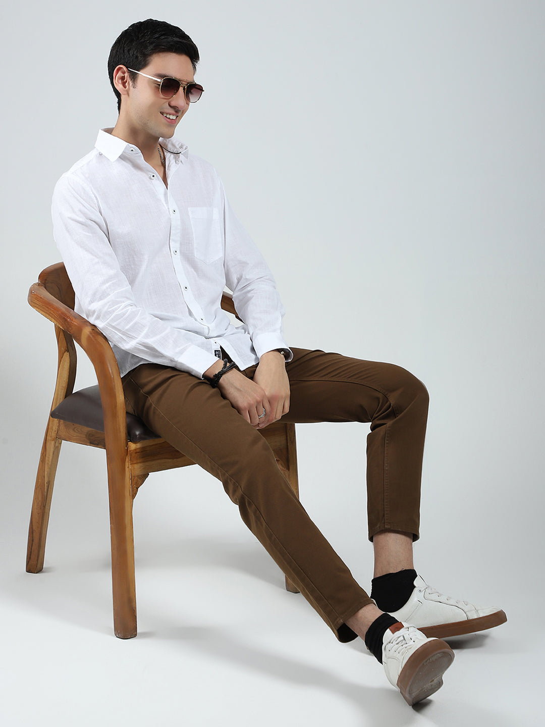 Men White Solid Collar Full Sleeve Shirt