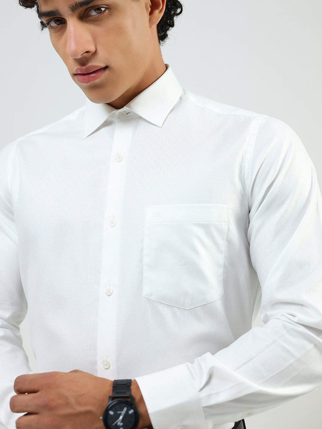 Men White Solid Collar Full Sleeve Shirt
