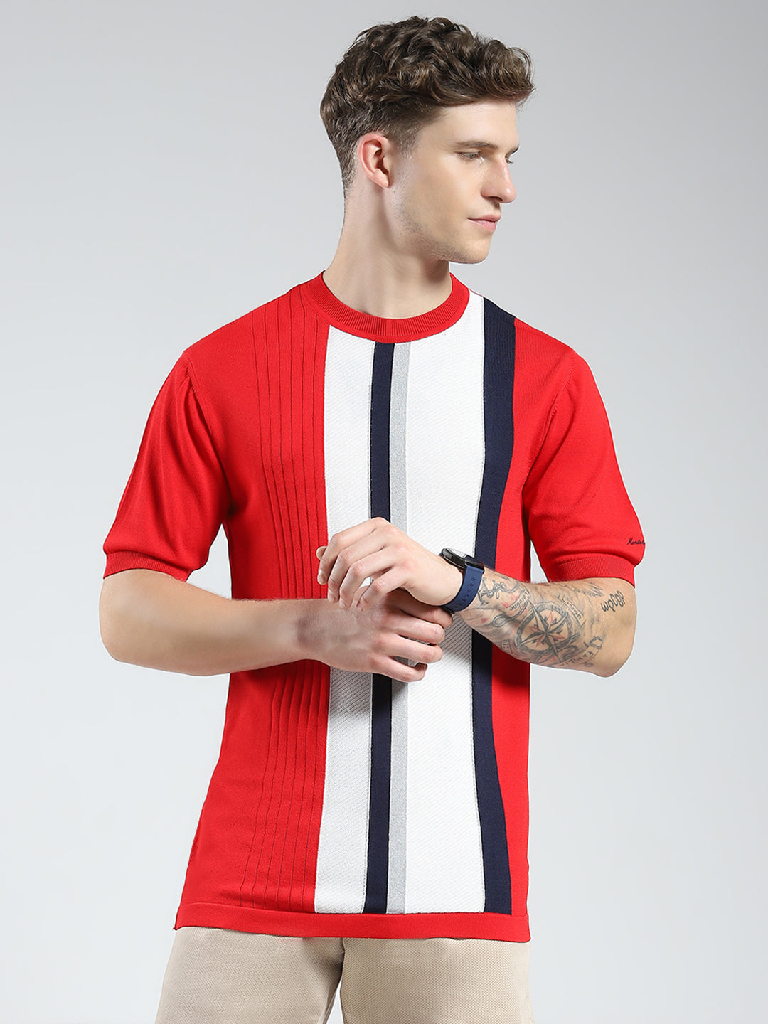 Men Red Stripe Round Neck Half Sleeve T-Shirt