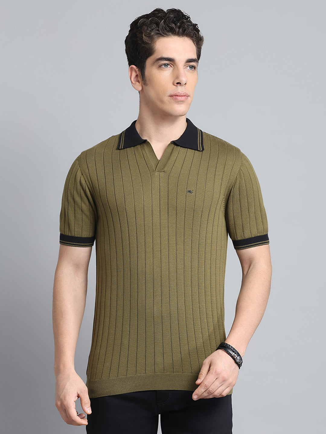 Men Olive Self Design Collar Half Sleeve T-Shirt