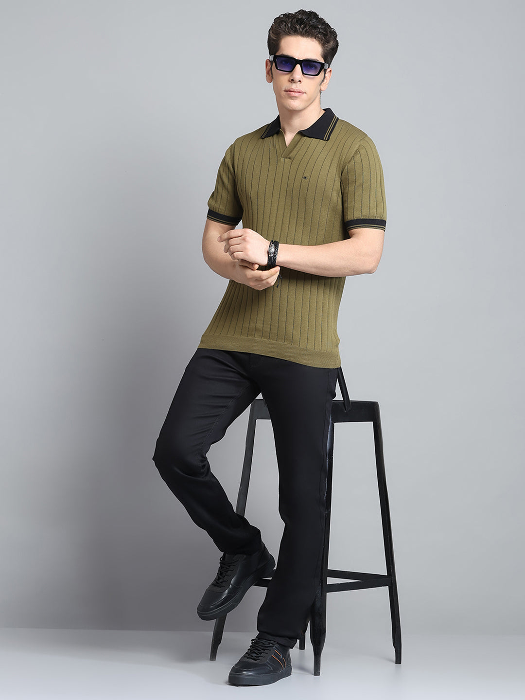 Men Olive Self Design Collar Half Sleeve T-Shirt