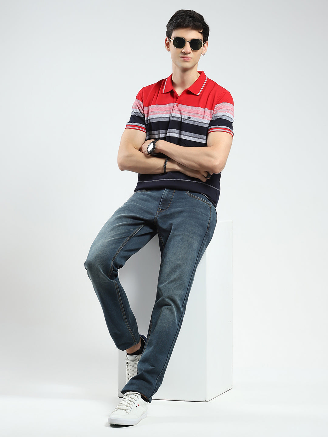 Men Red Stripe Collar Half Sleeve T-Shirt