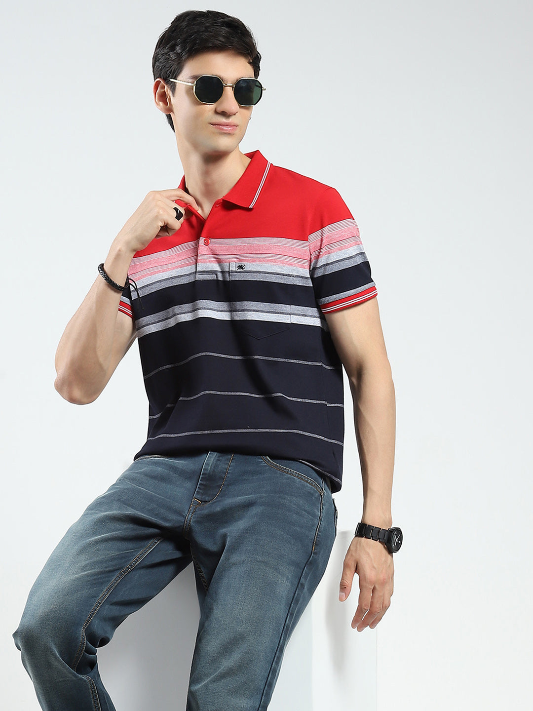 Men Red Stripe Collar Half Sleeve T-Shirt