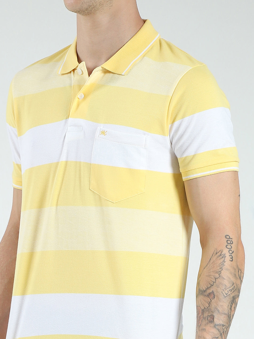Men Yellow Stripe Collar Half Sleeve T-Shirt