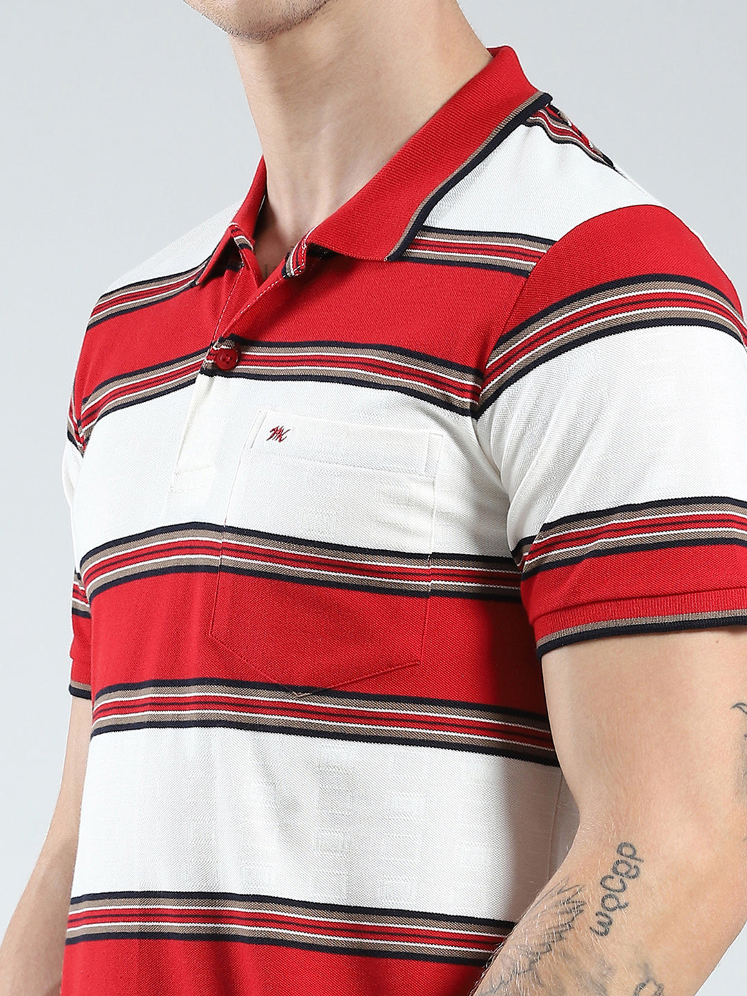 Men Red Stripe Collar Half Sleeve T-Shirt