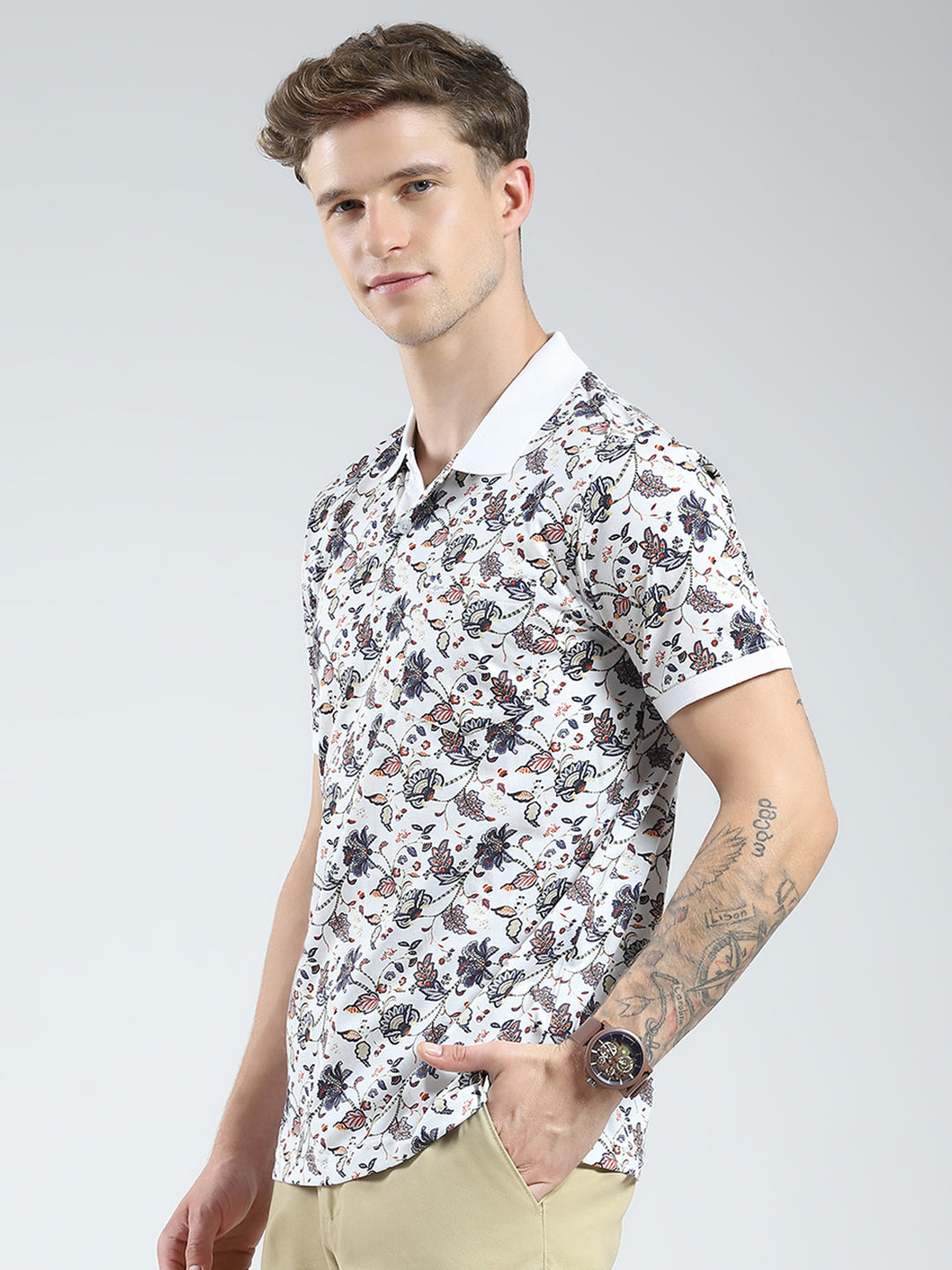 Men Off White Printed Collar Half Sleeve T-Shirt