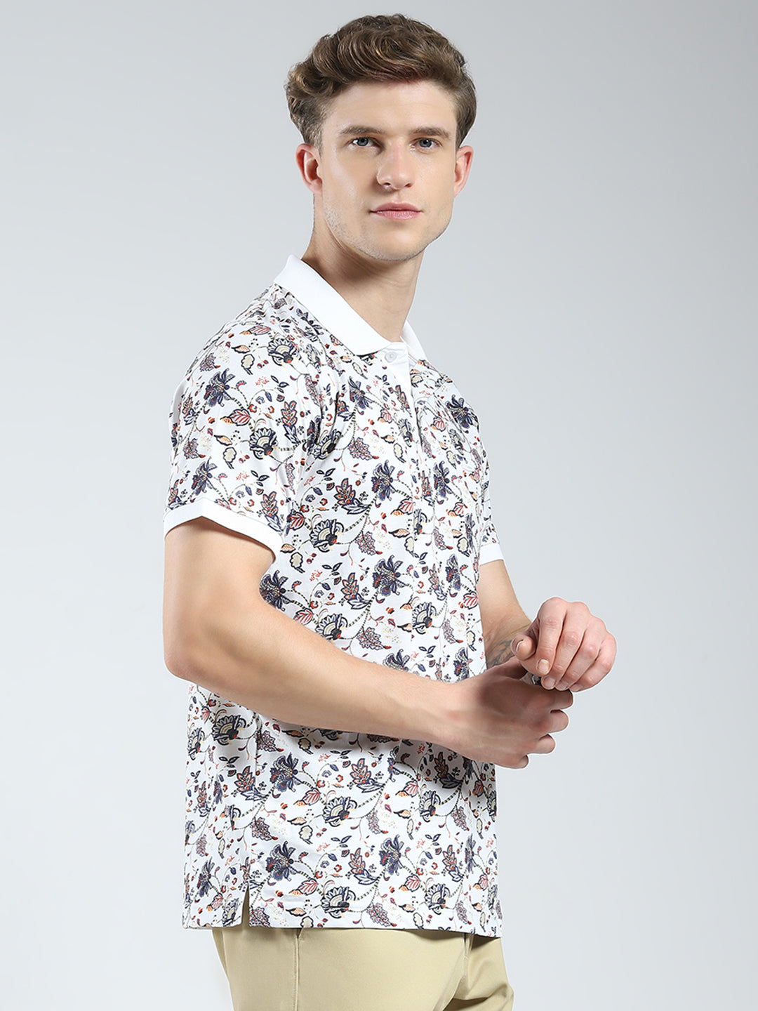 Men Off White Printed Collar Half Sleeve T-Shirt
