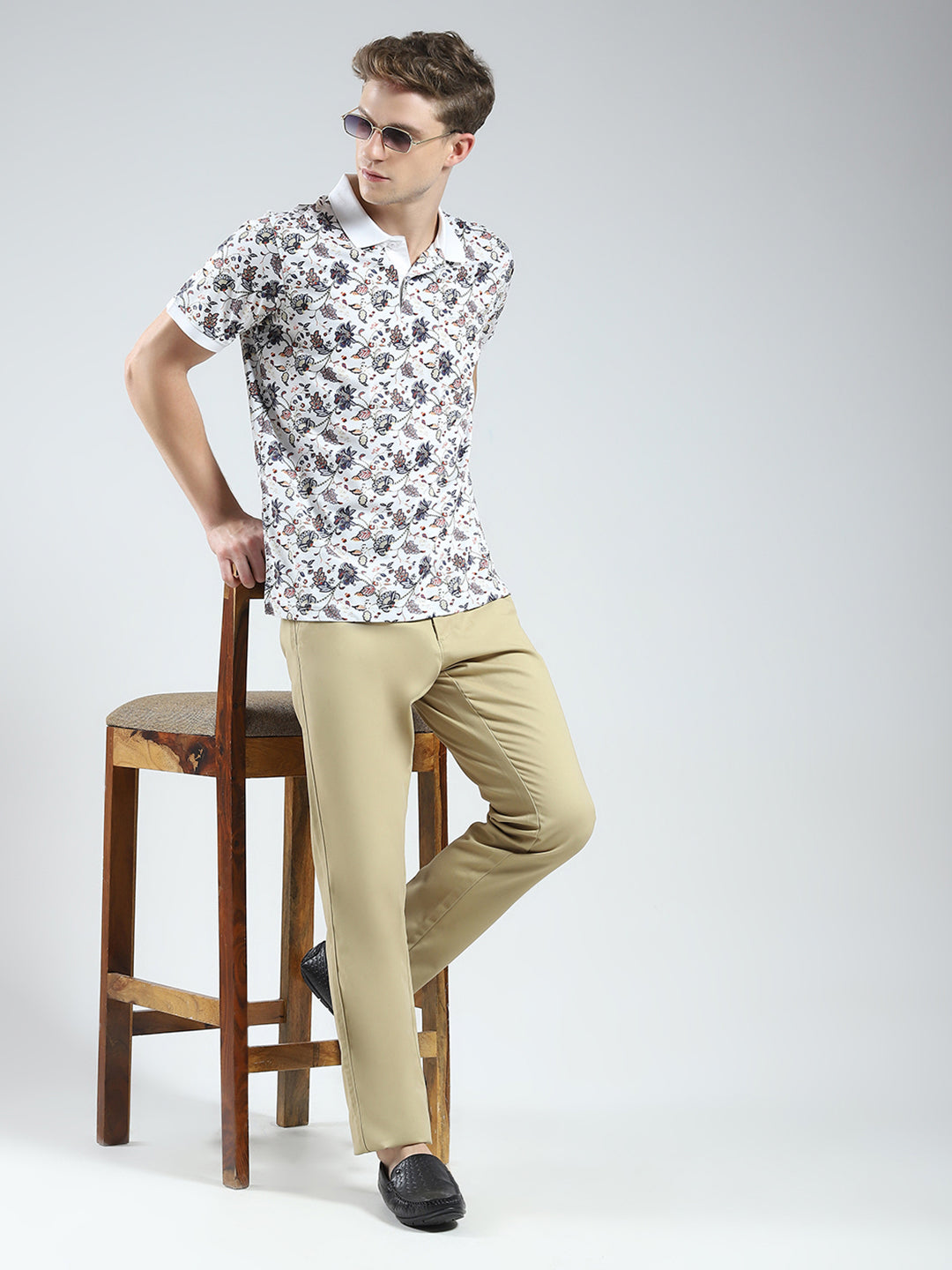 Men Off White Printed Collar Half Sleeve T-Shirt