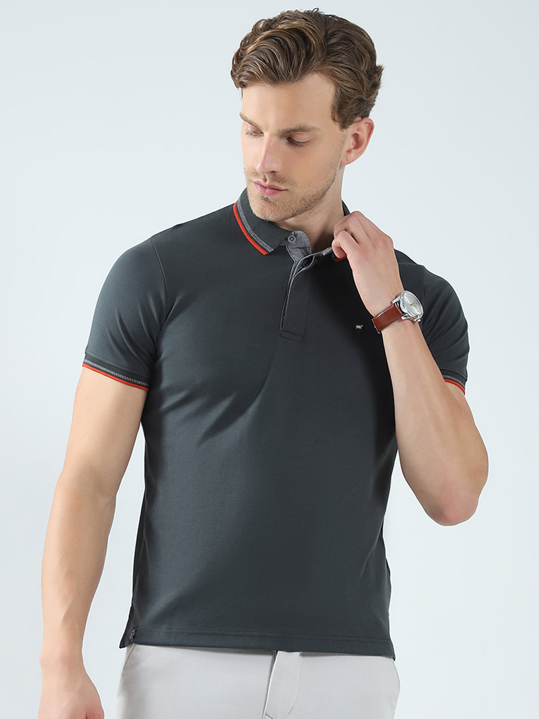 Men Olive Solid Collar Half Sleeve T-Shirt