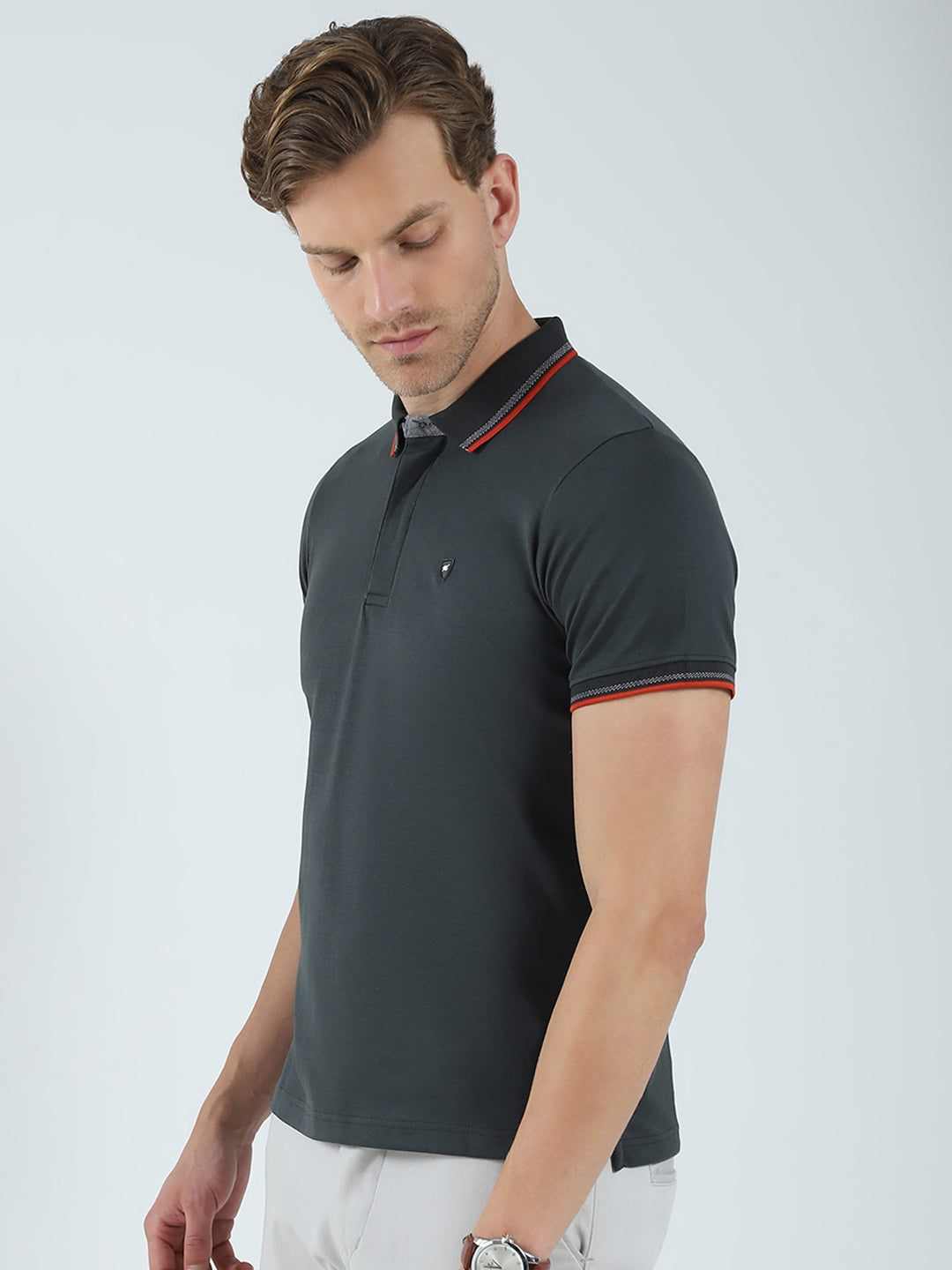 Men Olive Solid Collar Half Sleeve T-Shirt