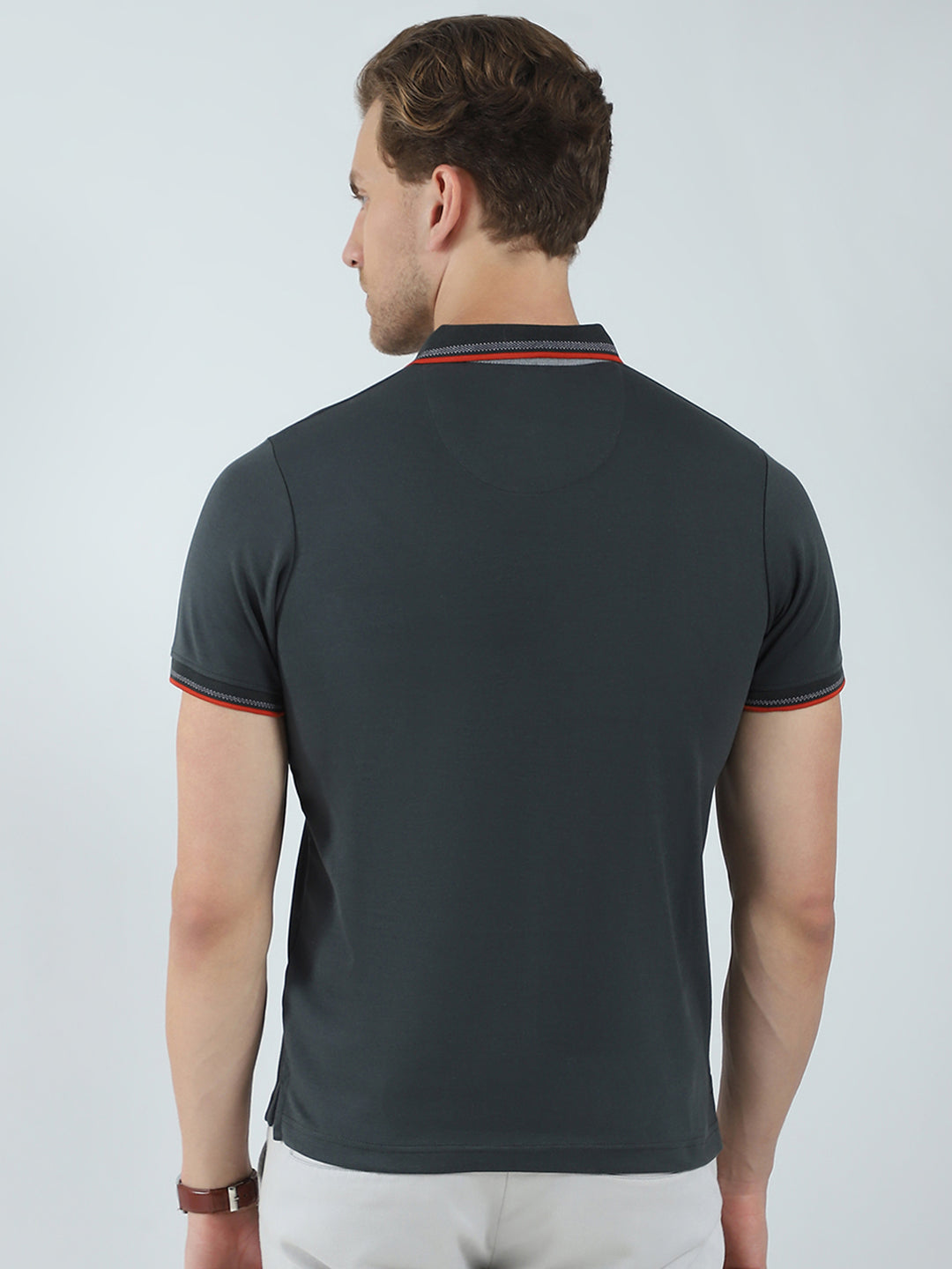 Men Olive Solid Collar Half Sleeve T-Shirt