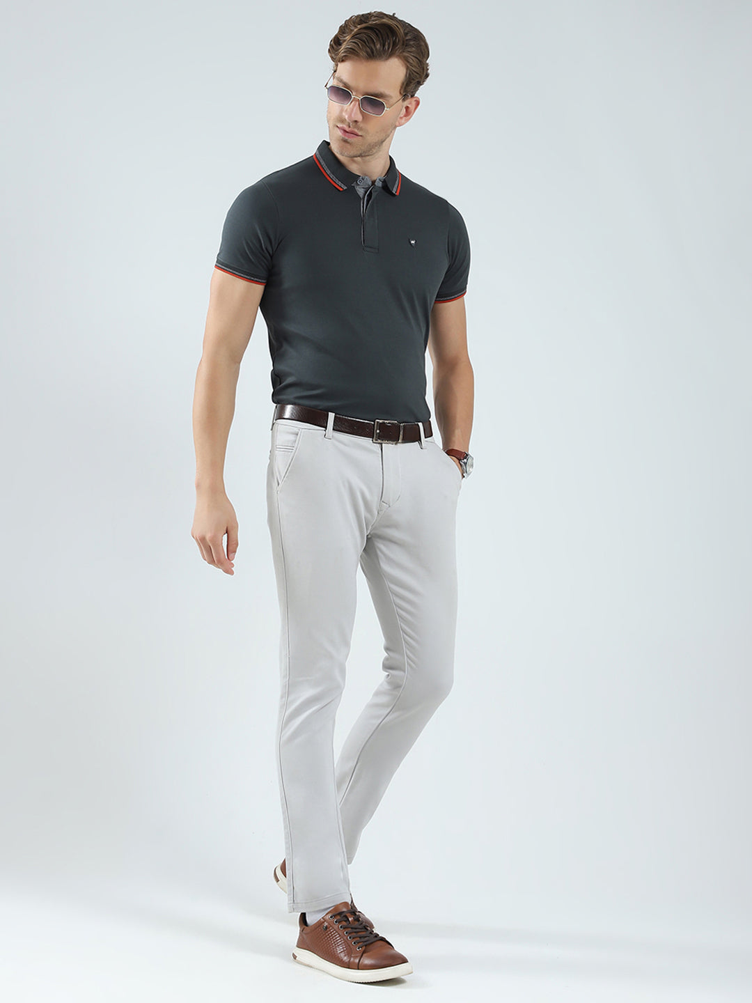 Men Olive Solid Collar Half Sleeve T-Shirt