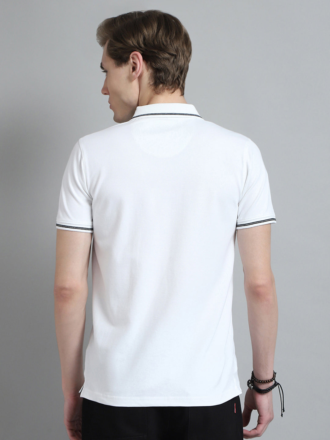 Men White Solid Collar Half Sleeve T-Shirt