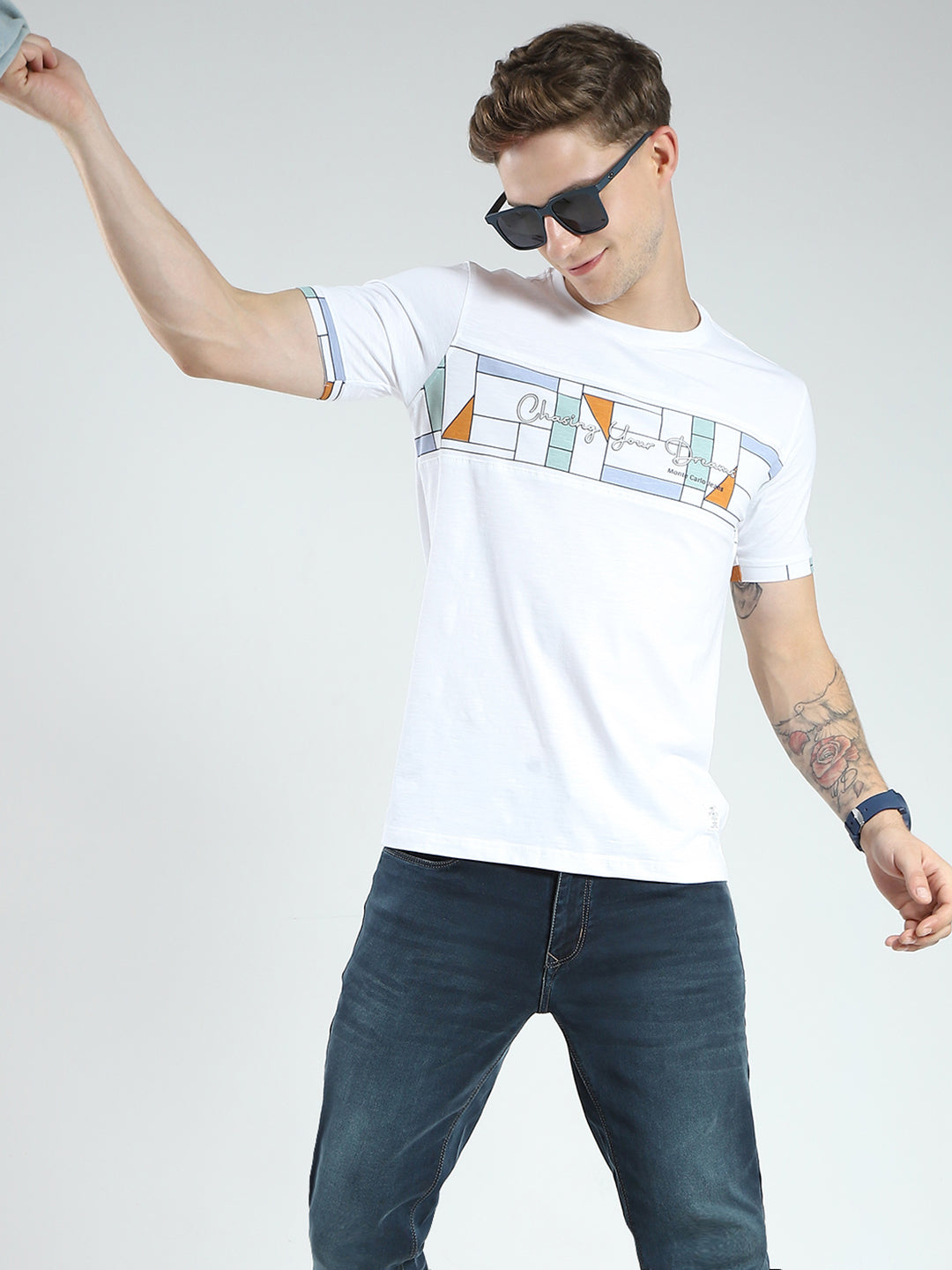 Men White Printed Round Neck Half Sleeve T-Shirt