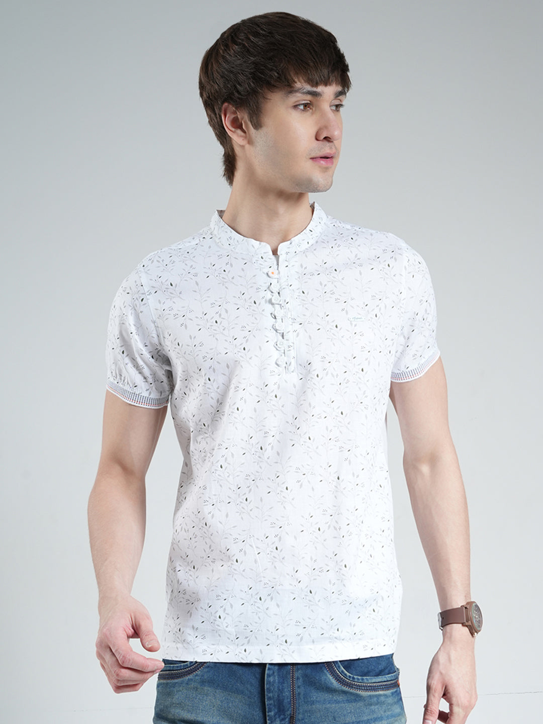 Men White Printed Round Neck Half Sleeve T-Shirt