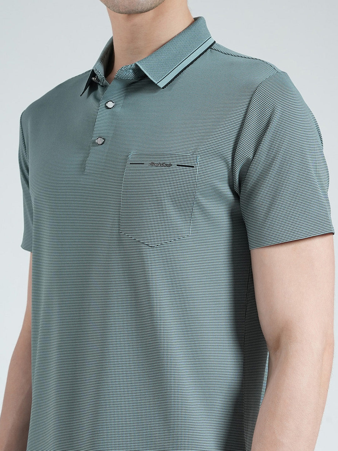 Men Green Solid Collar Half Sleeve T-Shirt