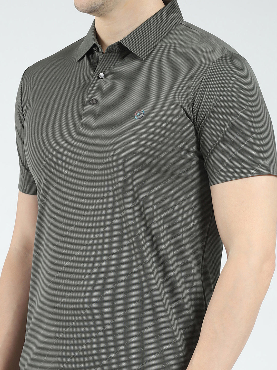 Men Olive Solid Collar Half Sleeve T-Shirt