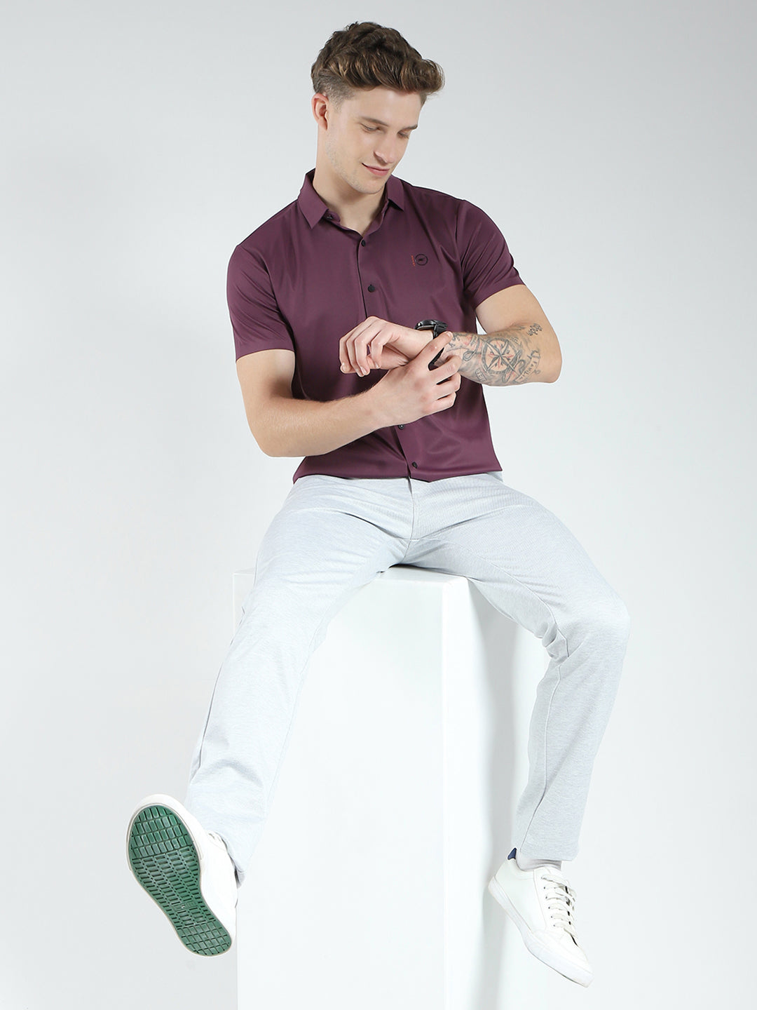 Men Maroon Solid Collar Half Sleeve Shirt