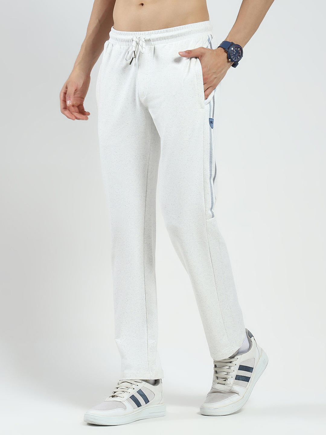 Men Off White & Blue Solid Regular Fit Lower