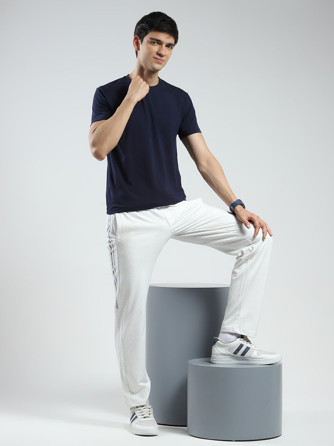 Men Off White & Blue Solid Regular Fit Lower