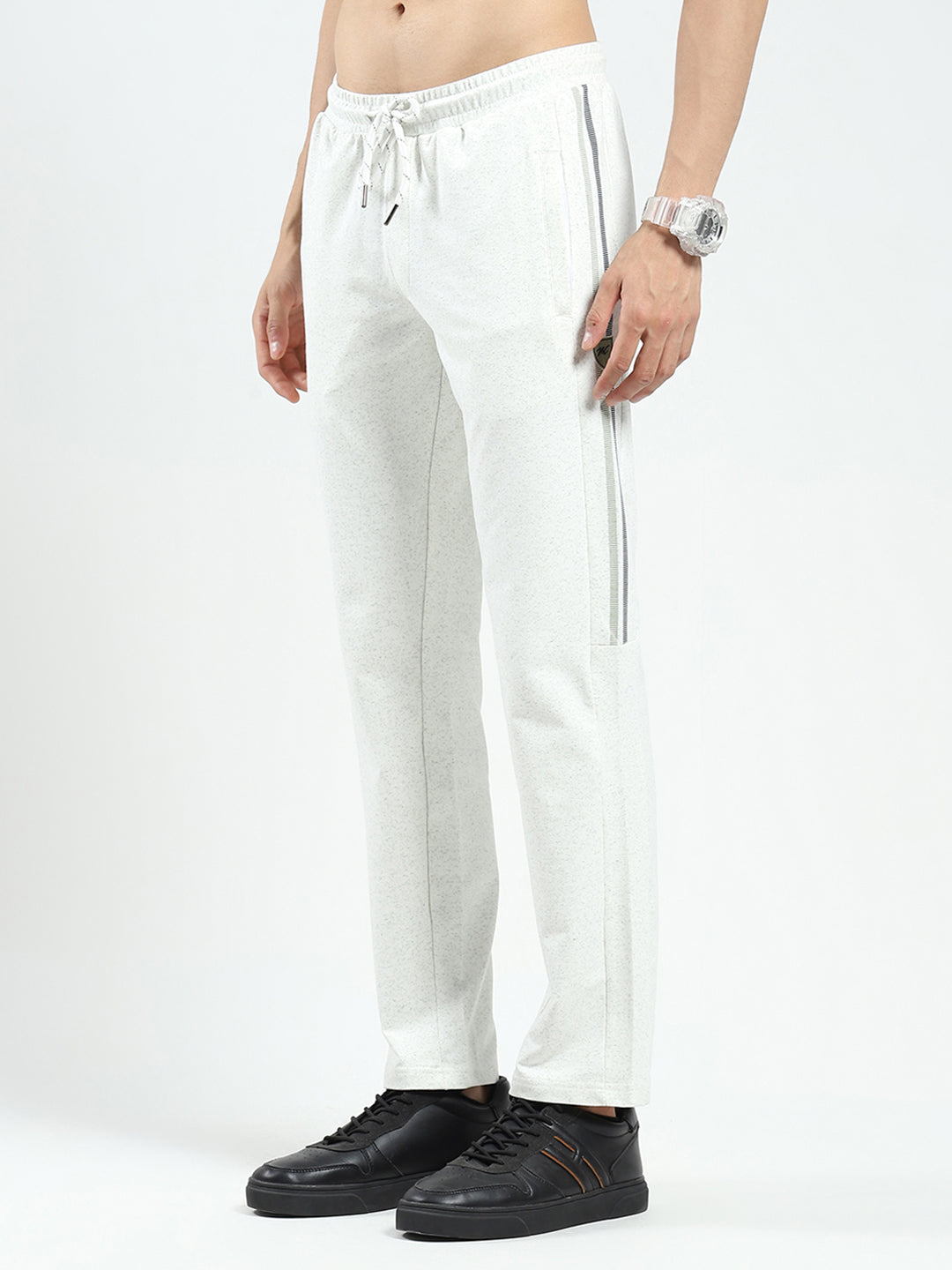 Men Off White & Green Solid Regular Fit Lower