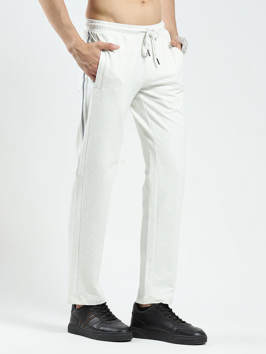 Men Off White & Green Solid Regular Fit Lower