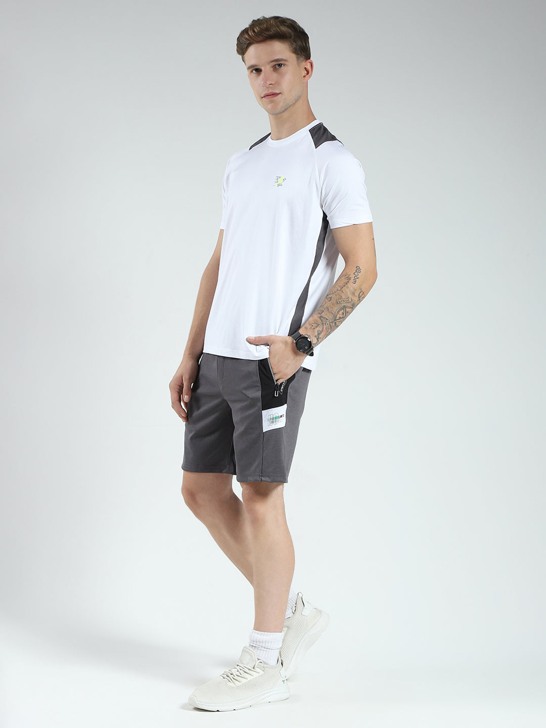 Men Black & White Solid Round Neck Half Sleeve Bermuda Set