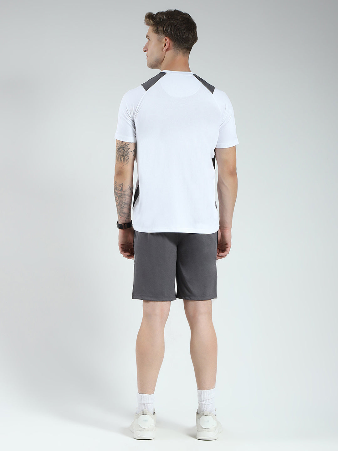 Men Black & White Solid Round Neck Half Sleeve Bermuda Set