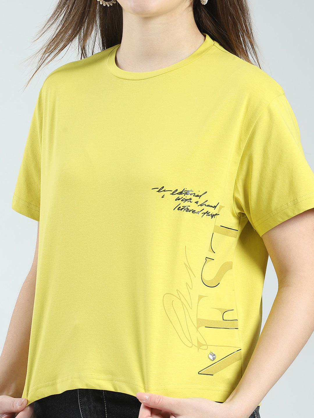 Women Mustard Printed Round Neck Half Sleeve Top