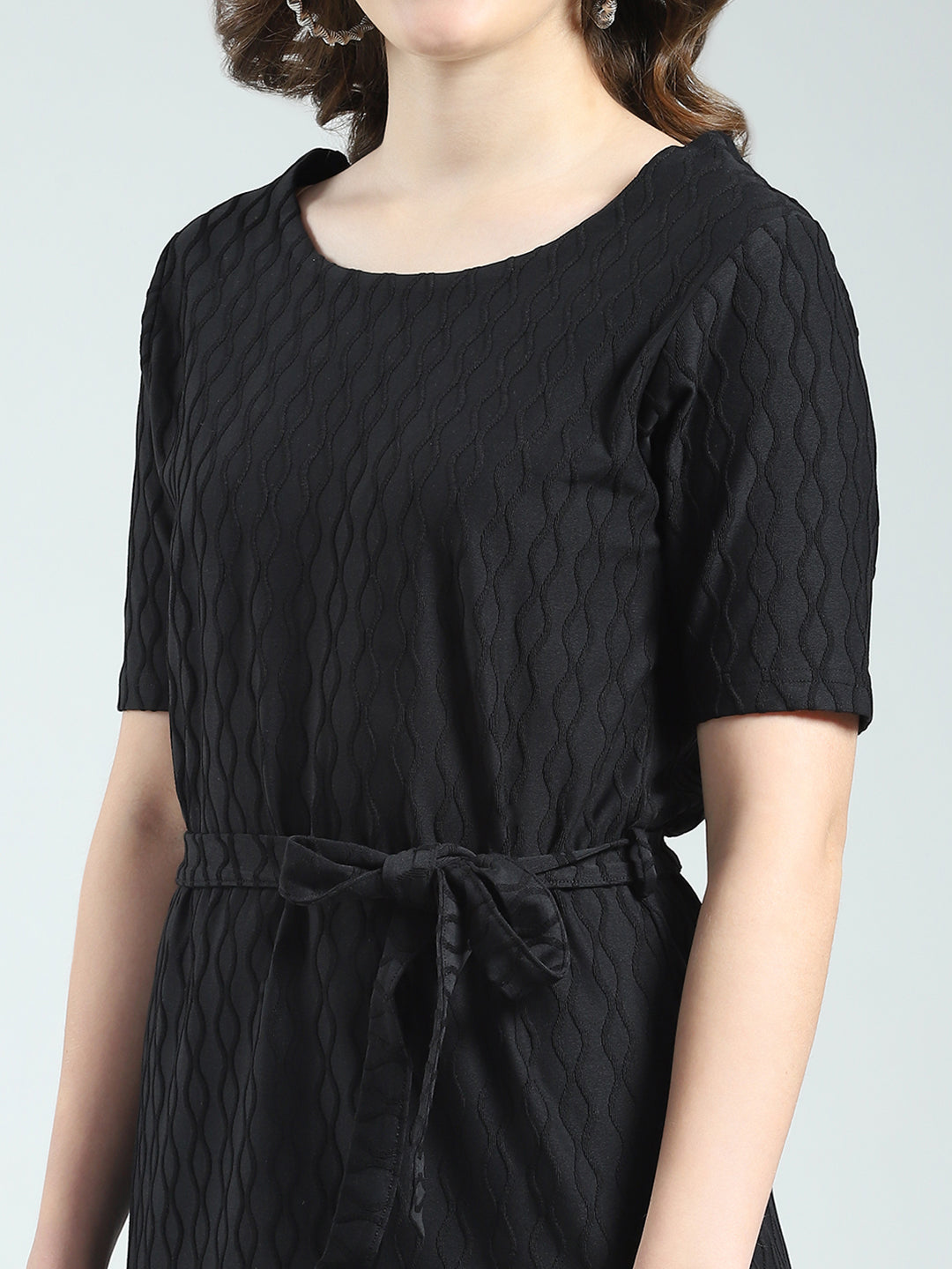 Women Black Self Design Round Neck Half Sleeve Dress