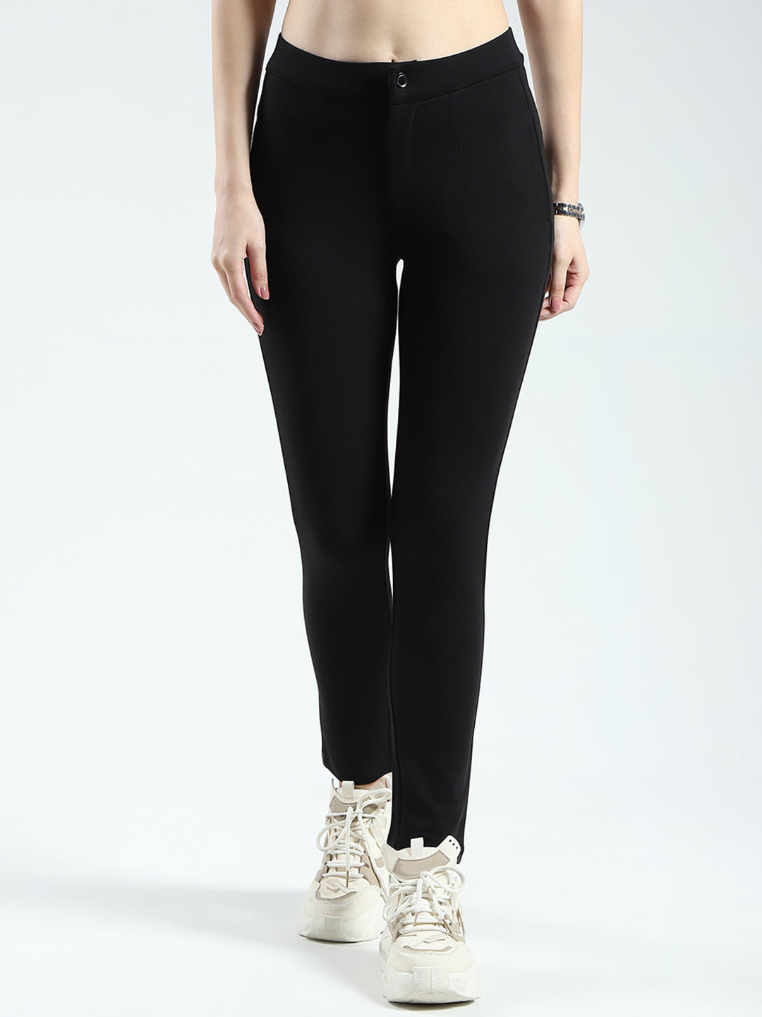 Women Black Solid Regular Fit Jegging