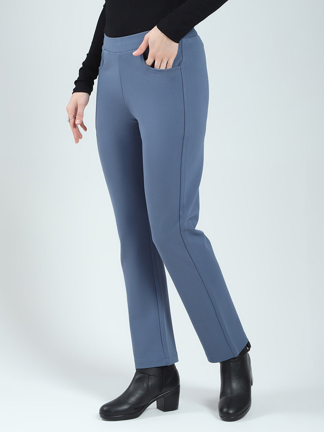 Women Blue Solid Regular Fit Jegging