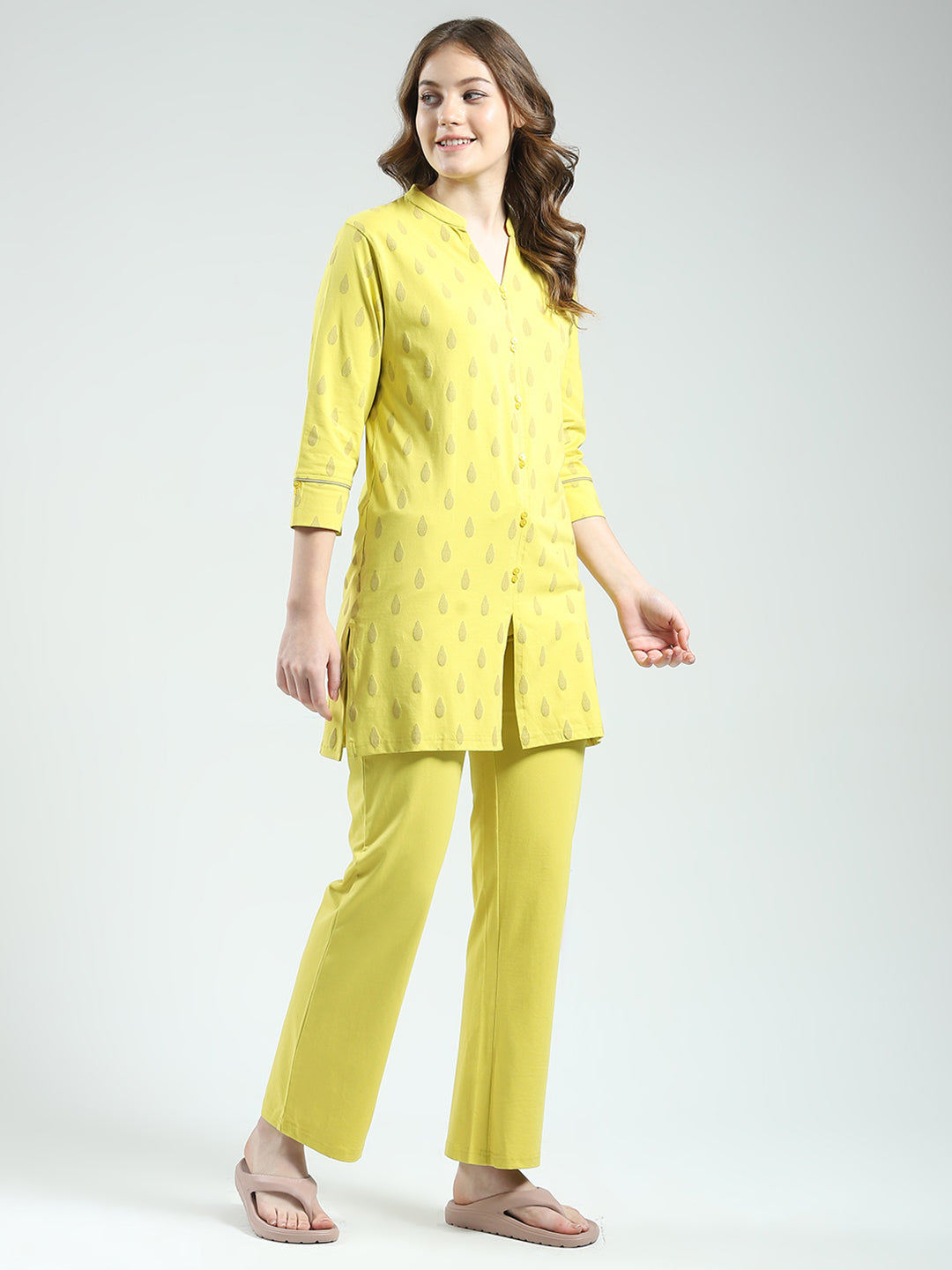 Women Yellow Printed Round Neck 3/4th Sleeve Lower Set