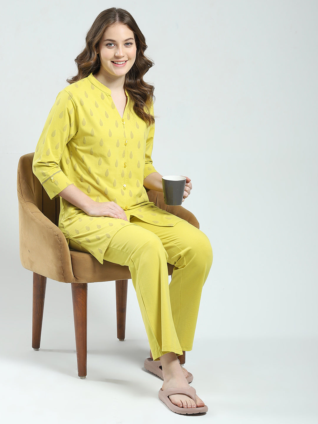 Women Yellow Printed Round Neck 3/4th Sleeve Lower Set