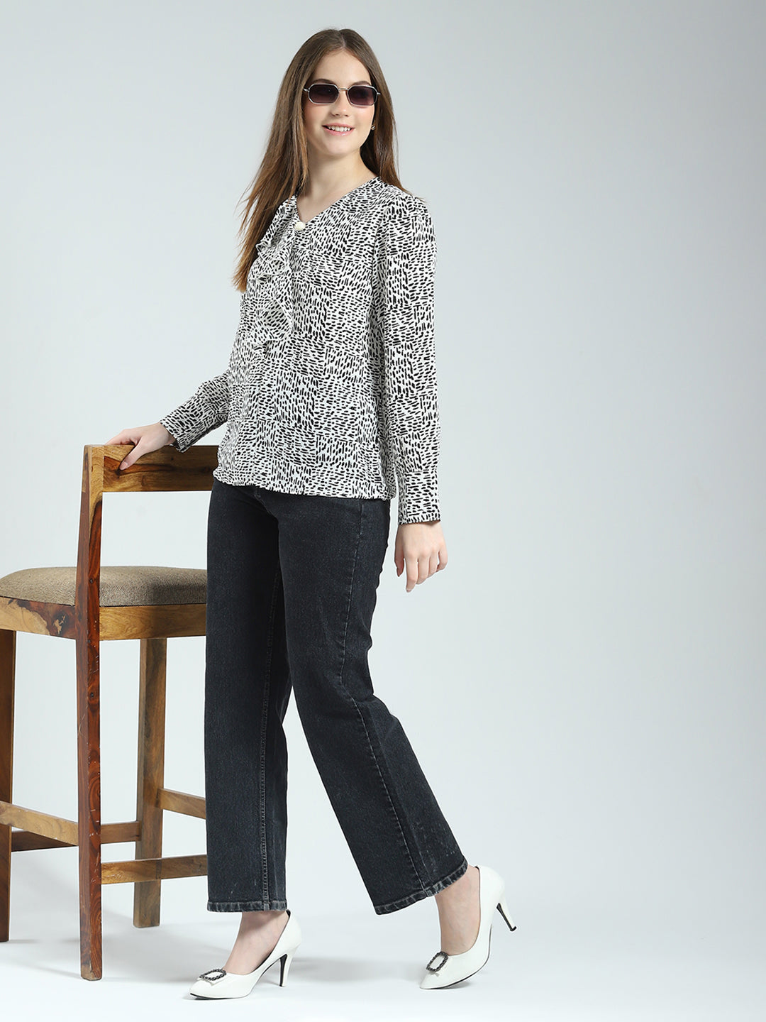 Women Black Printed V Neck Full Sleeve Top