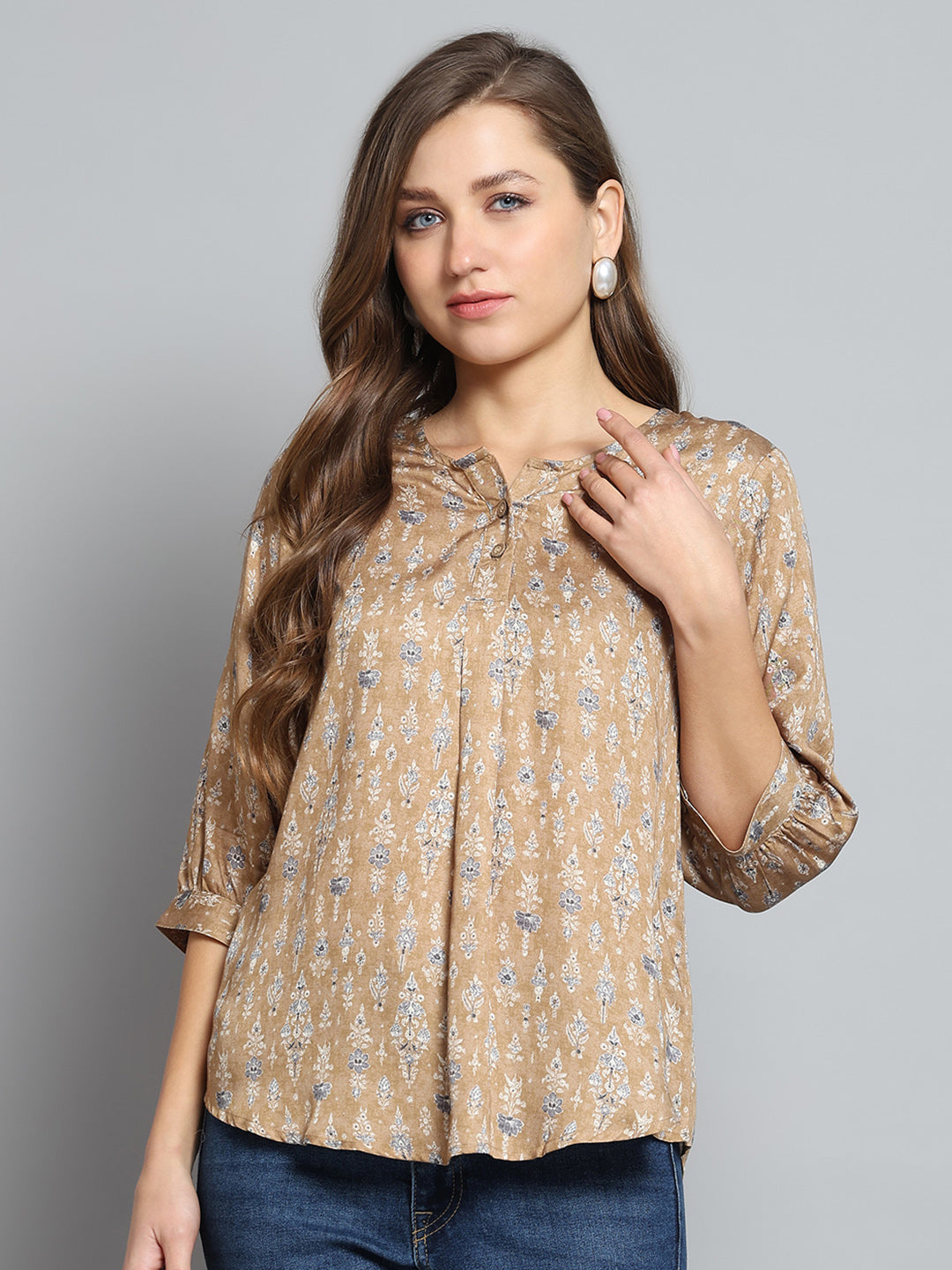 Women Khaki Printed Round Neck 3/4th Sleeve Top