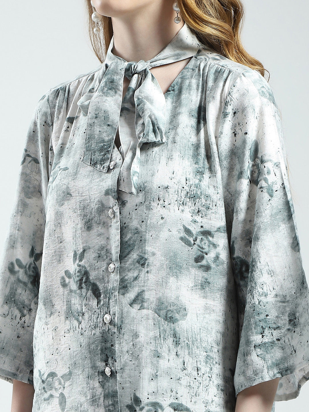 Women White Printed V Neck 3/4th Sleeve Top