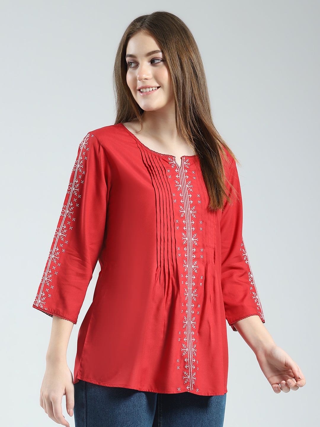 Women Red Printed Round Neck 3/4th Sleeve Top