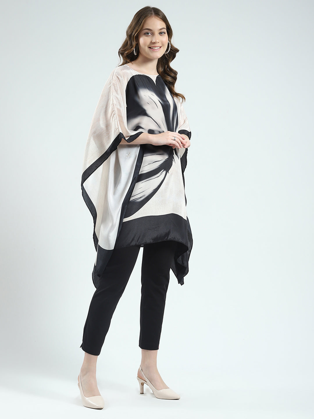 Women Beige Printed Round Neck 3/4th Sleeve Poncho